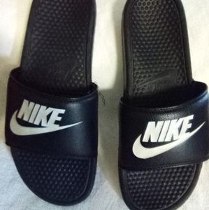 Black Nike Slippers